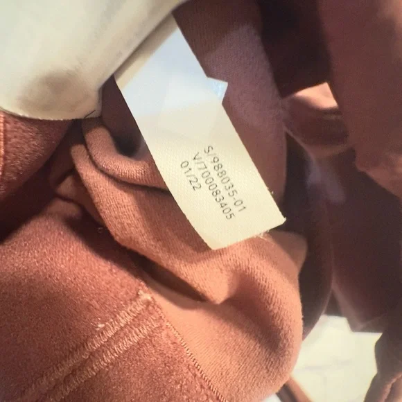 Athleta Conscious Cut Out Crop A-C Sports tank Size Large NWOT - Picture 10 of 10